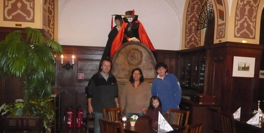 Faust Auerbachs Keller Zusammenfassung FAUST – Die Rockoper in Auerbachs Keller – Touristenführer